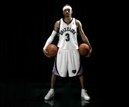 米兰体育app官网-VAR技术在欧冠比赛中引发新争议